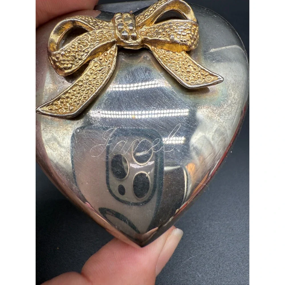 N/A vintage silver‑tone